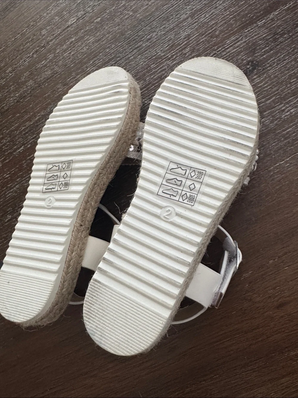Tahari Girls Braided Sequin Espadrille Sandals Size 2